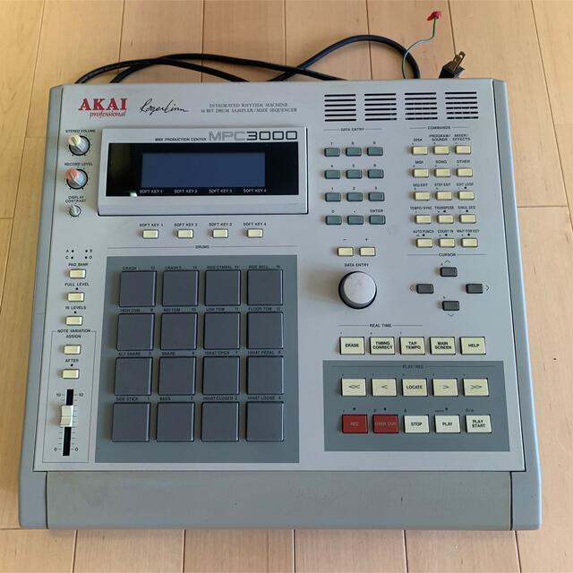 激レア　名器AKAI MPC 3000 電源動作確認済みAKAIMPC3000機材情報