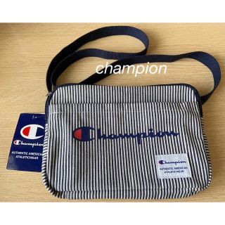 チャンピオン(Champion)の新品タグ付　Champion サコッシュ　ポケット2つ　24x 17x6センチ(ボディバッグ/ウエストポーチ)