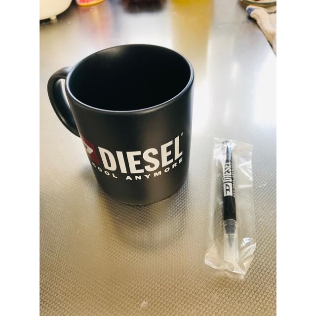 DIESEL(ディーゼル)の非売品⭐DIESEL落書きマグカップ エンタメ/ホビーのコレクション(ノベルティグッズ)の商品写真