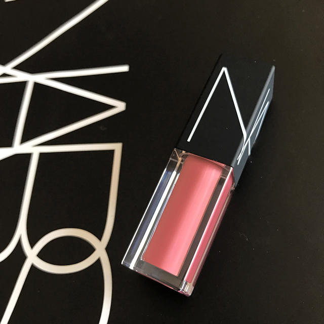 NARS(ナーズ)の《新品》ベルベットリップグライドミニ コスメ/美容のベースメイク/化粧品(口紅)の商品写真