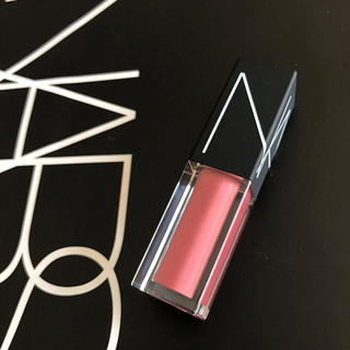 ナーズ(NARS)の《新品》ベルベットリップグライドミニ(口紅)