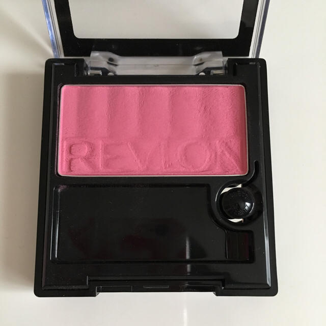 REVLON(レブロン)のREVLON レブロン♡マット パウダー ブラッシュ 09♡ピンク チーク コスメ/美容のベースメイク/化粧品(チーク)の商品写真