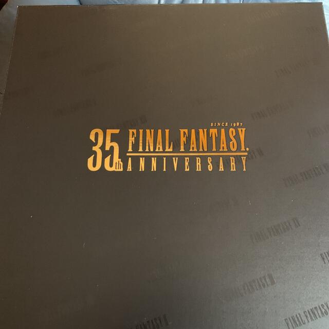 トップスユニクロ　FF ファイナルファンタジー35周年　コンプリートボックス　Mサイズ