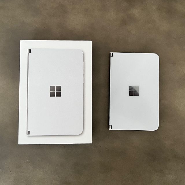 【送料込美品】Microsoft Surface Duo 256GB SIMフリタブレット