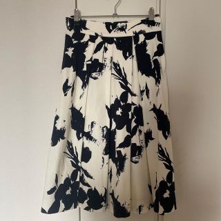 ザラ(ZARA)のZARA花柄スカート(ひざ丈スカート)