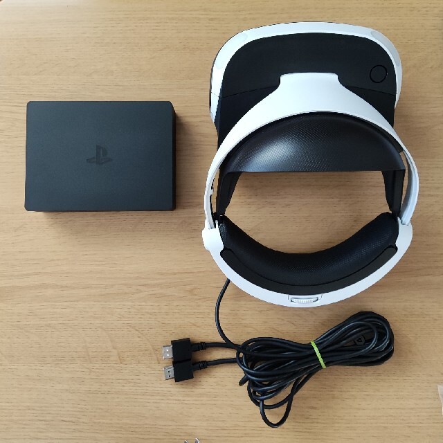 PlayStation VR(プレイステーションヴィーアール)のPlayStation VR プレイステーションVR  CUH-ZVR2 エンタメ/ホビーのゲームソフト/ゲーム機本体(家庭用ゲーム機本体)の商品写真