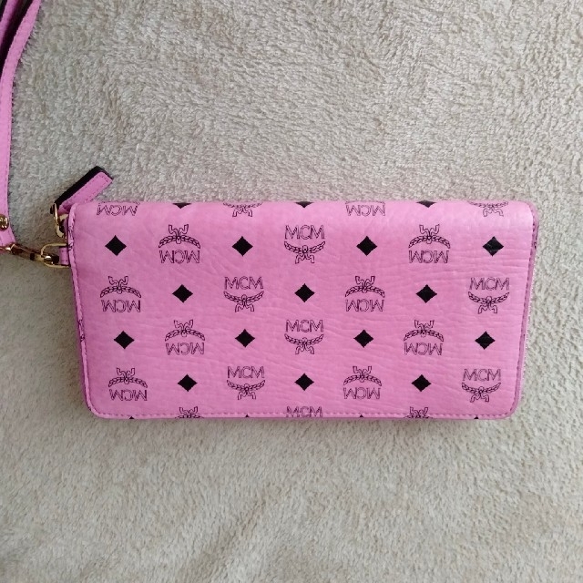 MCM - 値下げ〈美品・未使用〉MCM 長財布 ピンクの通販 by あき's shop ...