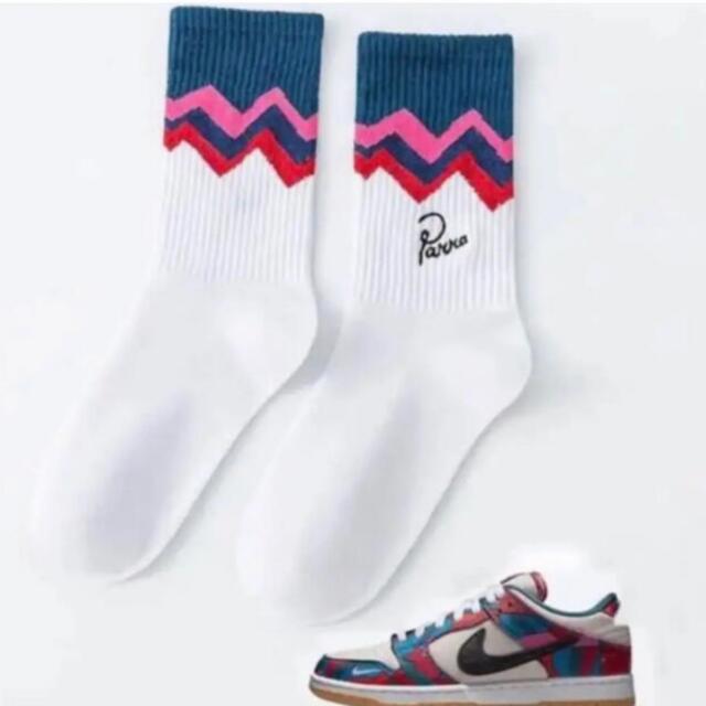 NIKE(ナイキ)の新品　Parra 刺繍　靴下　ソックス　ホワイト　ストリート　メンズ　レディース メンズのレッグウェア(ソックス)の商品写真