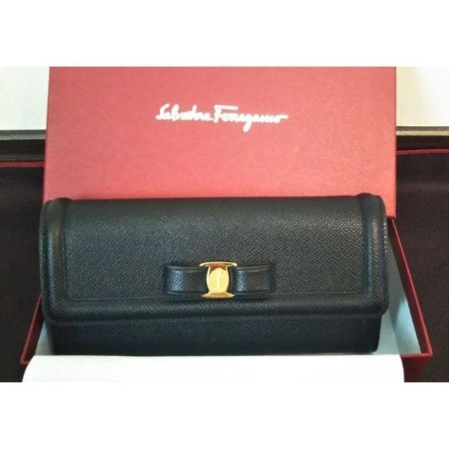 新品未使用】Ferragamo フェラガモ ヴァラリボン 長財布 お手軽価格で