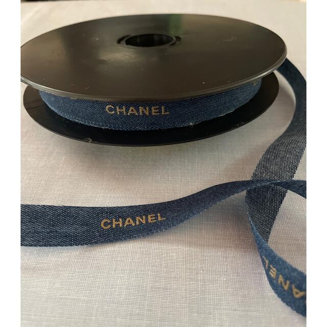 CHANEL(シャネル)のシャネル　CHANEL デニム　ラッピング　リボン　2m インテリア/住まい/日用品のオフィス用品(ラッピング/包装)の商品写真