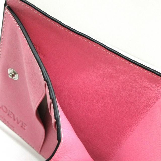 ロエベ 2つ折り財布美品 ピンク レザー ロエベ 2つ折り財布美品 ピンク レザー