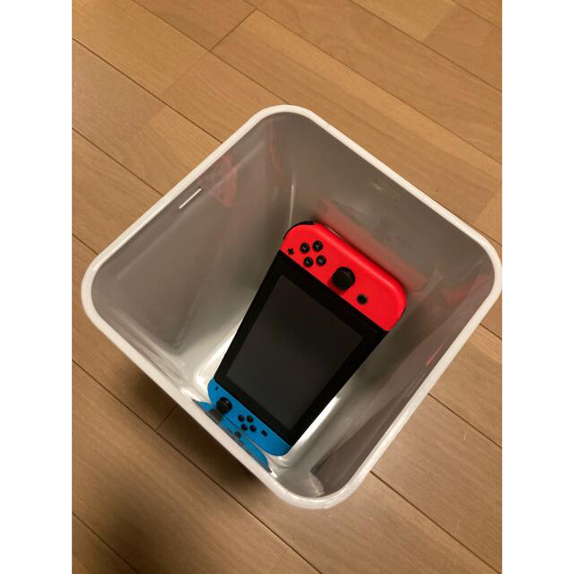 Nintendo Switch(ニンテンドースイッチ)のNintendo Switch ネオンブルー/ネオ プロコンその他おまけ付き エンタメ/ホビーのゲームソフト/ゲーム機本体(家庭用ゲーム機本体)の商品写真