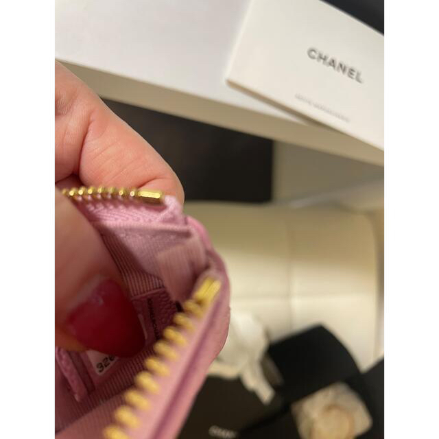 CHANEL(シャネル)のさぁ様専用♡CHANEL2022クルーズラインキャビアスキンポーチ❤️新品未使用 レディースのファッション小物(ポーチ)の商品写真