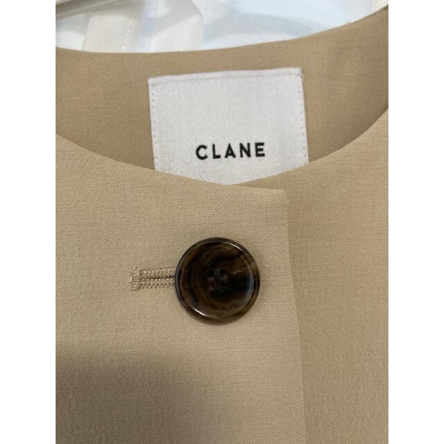 CLANE(クラネ)のCLANE ARCH CUT FLARE COAT サイズ2 クラネ レディースのジャケット/アウター(ロングコート)の商品写真