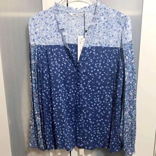 ザラ(ZARA)のZARA  テレンとしたとろみ花柄ブラウス　S(シャツ/ブラウス(長袖/七分))