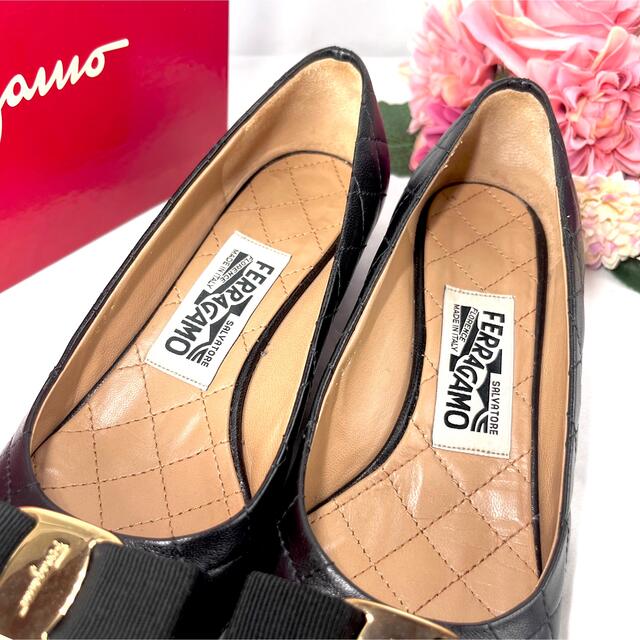 ✨美品✨フェラガモ 6.5C ヴァラリボン キルティング レザー パンプス-