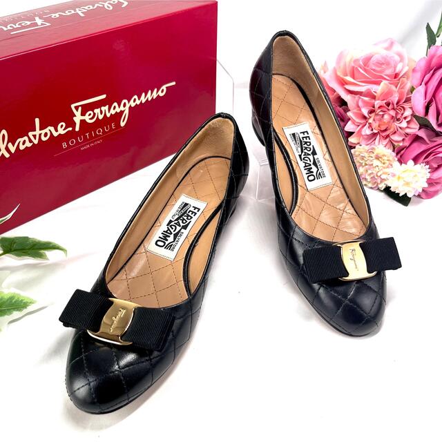 Salvatore Ferragamo(サルヴァトーレフェラガモ)の✨美品✨フェラガモ　6.5C ヴァラリボン　キルティング　レザー　パンプス レディースの靴/シューズ(ハイヒール/パンプス)の商品写真