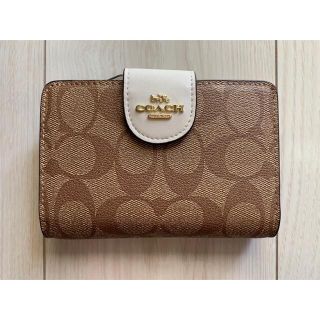 コーチ(COACH)のCOACH二つ折り財布C0082シグネチャー×ホワイト新品未使用品(折り財布)