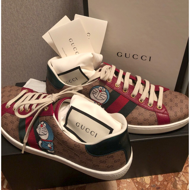 Gucci(グッチ)のドラえもん×GUCCI メンズ靴　大人気レア商品　値下げ メンズの靴/シューズ(スニーカー)の商品写真