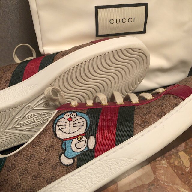 Gucci(グッチ)のドラえもん×GUCCI メンズ靴　大人気レア商品　値下げ メンズの靴/シューズ(スニーカー)の商品写真