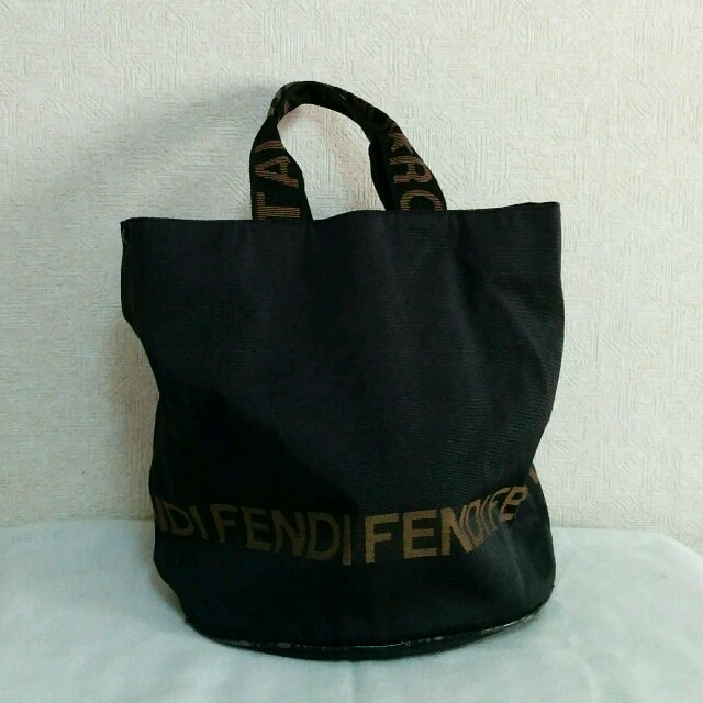 FENDI - 正規品フェンディ☆ナイロントートバッグの通販 by りん's