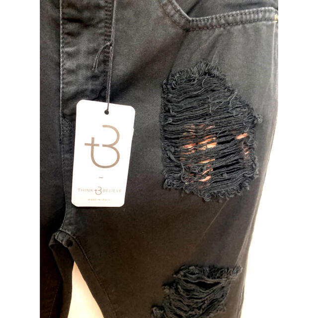 UNITED ARROWS(ユナイテッドアローズ)のブラックデニム　フリンジデザインパンツ　ダメージ加工　イタリアインポートデニム レディースのパンツ(デニム/ジーンズ)の商品写真