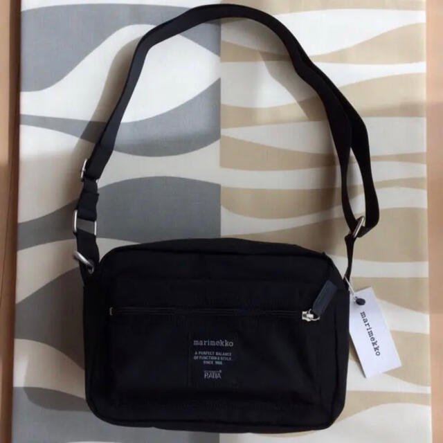 新品 marimekko  My Things ショルダーバッグ ブラック 4