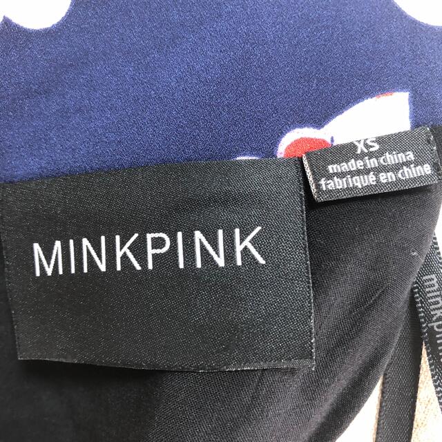 MINKPINK(ミンクピンク)の【美品】ミンクピンク ミニワンピース 花柄 ネイビー 半袖 春夏 S XS レディースのワンピース(ミニワンピース)の商品写真