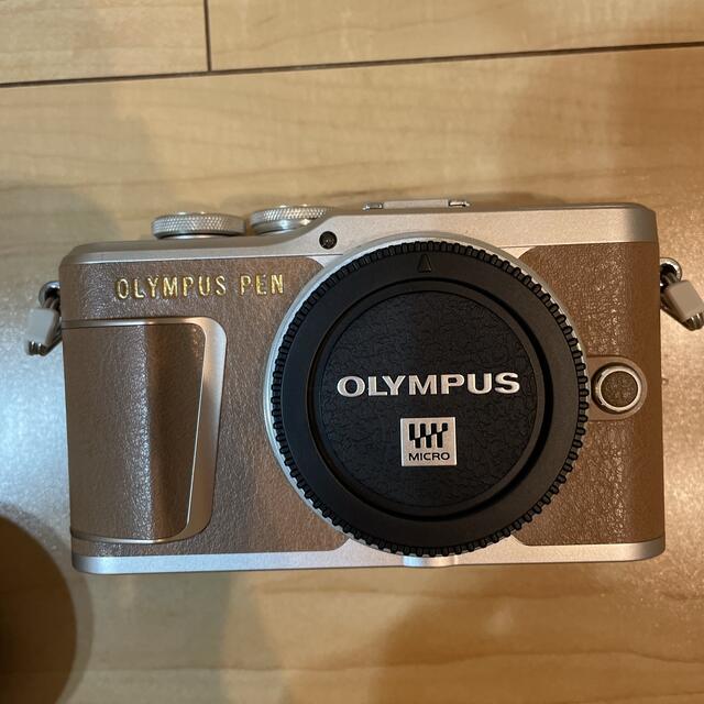OLYMPUS(オリンパス)のOLYMPUS ミラーレス一眼 E-PL9 14-42 EZ レンズキット BR スマホ/家電/カメラのカメラ(ミラーレス一眼)の商品写真