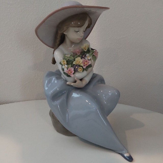 LLADRO　「花の香りにつつまれて」のサムネイル