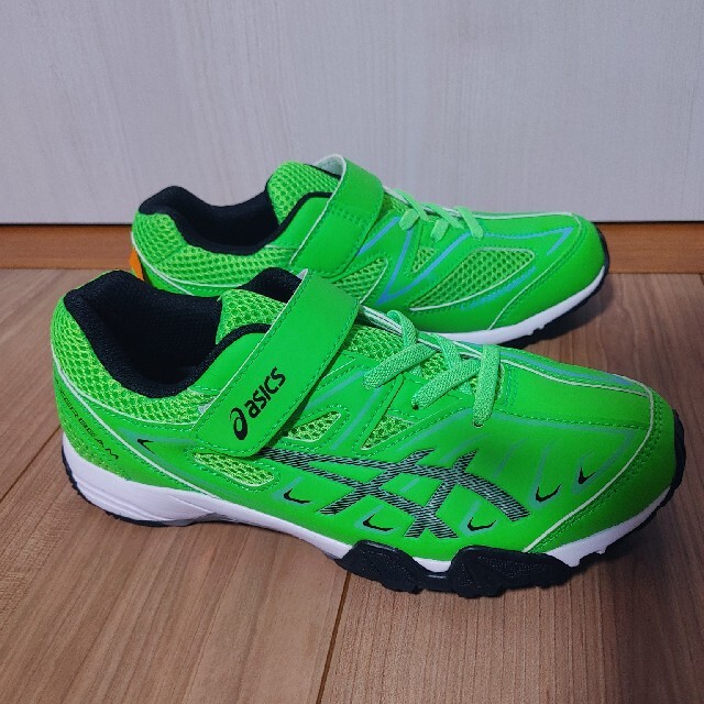 asics(アシックス)のアシックス　レーザービーム　21.5cm  未使用　スニーカー　asics キッズ/ベビー/マタニティのキッズ靴/シューズ(15cm~)(スニーカー)の商品写真