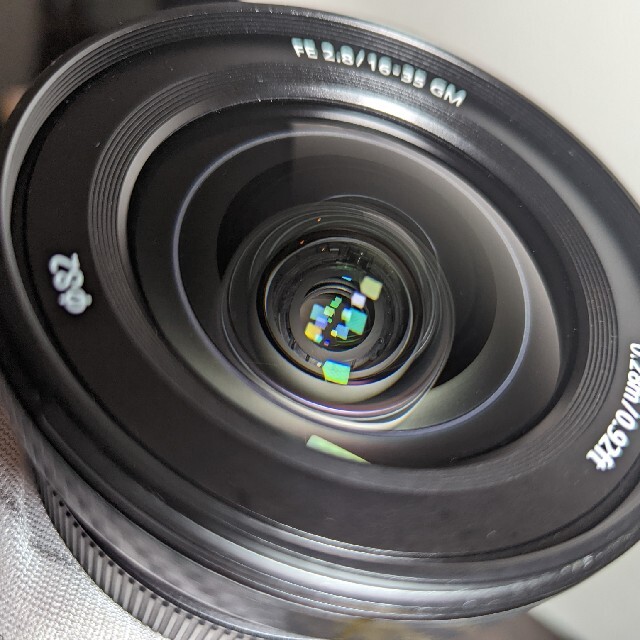SONY(ソニー)のsony 16-35mm f2.8 G master ソニー スマホ/家電/カメラのカメラ(レンズ(単焦点))の商品写真