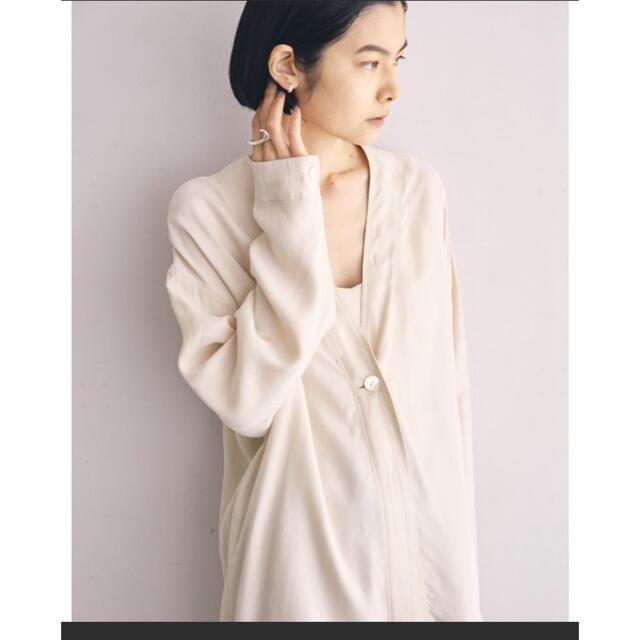 Todayful collarless satin shirts エクリュ