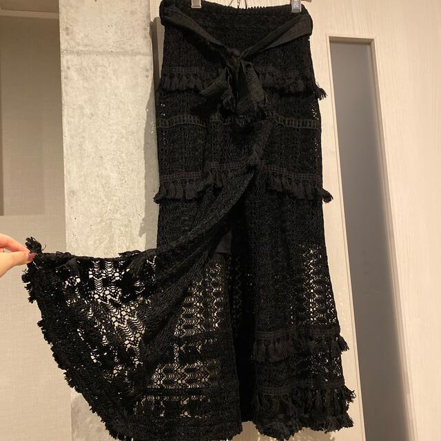 SNIDEL(スナイデル)の新品♡snidelフリンジスリットスカート 黒 透け感 レディースのスカート(ロングスカート)の商品写真