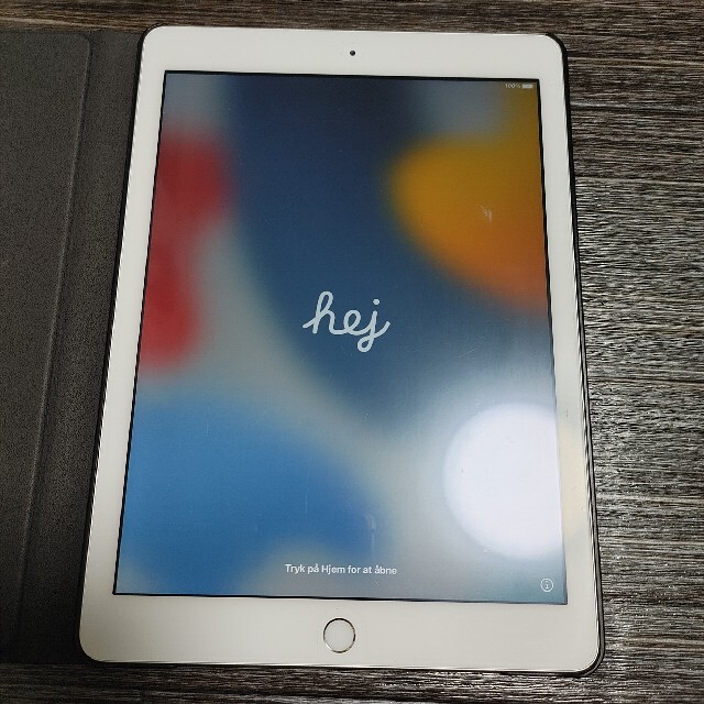 iPad(アイパッド)のiPad 第5世代 32GB WiFiモデル スマホ/家電/カメラのスマートフォン/携帯電話(スマートフォン本体)の商品写真