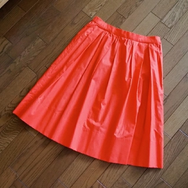 Le souk(ルスーク)のLe souk   ルスーク　フレアスカート　ギャザースカート　オレンジ　赤 レディースのスカート(ひざ丈スカート)の商品写真