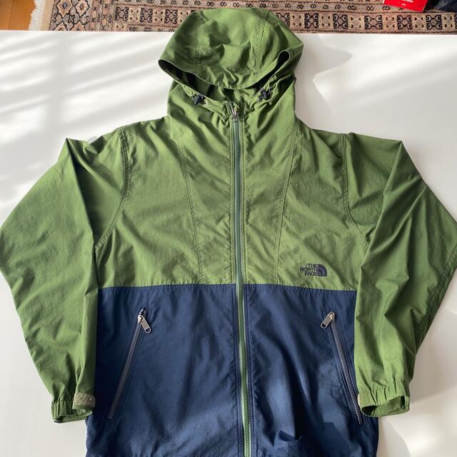 THE NORTH FACE(ザノースフェイス)のナイロンジャケット ノースフェイス　レディース　Lサイズ　グリーン系 レディースのジャケット/アウター(ナイロンジャケット)の商品写真