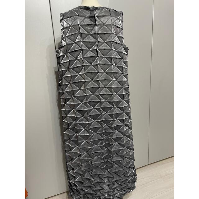 ISSEY MIYAKE(イッセイミヤケ)のイッセイミヤケコレクション　ドレス未使用品（735） レディースのワンピース(ロングワンピース/マキシワンピース)の商品写真