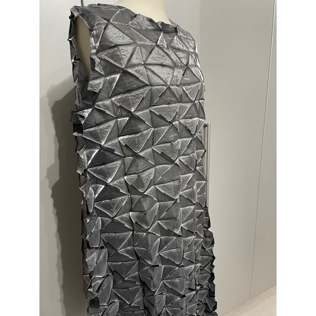 ISSEY MIYAKE - イッセイミヤケコレクション ドレス未使用品(735)の ISSEY MIYAKE - イッセイミヤケコレクション ドレス未使用品(735)の