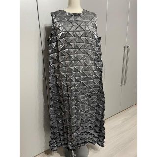 イッセイミヤケ(ISSEY MIYAKE)のイッセイミヤケコレクション　ドレス未使用品（735）(ロングワンピース/マキシワンピース)