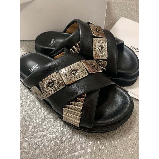 TOGA(トーガ)の新品Toga Pulla メタル装飾　レザーサンダル レディースの靴/シューズ(サンダル)の商品写真