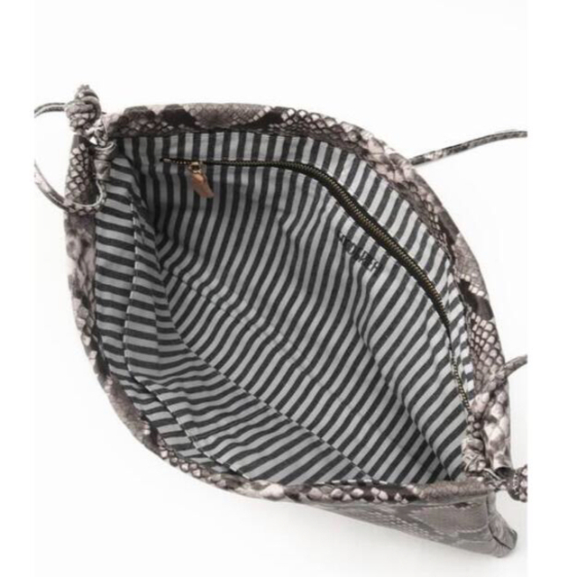 L'Appartement DEUXIEME CLASSE(アパルトモンドゥーズィエムクラス)のGOOD GRIEF !  Python Clutch Bag グッドグリーフ レディースのバッグ(クラッチバッグ)の商品写真