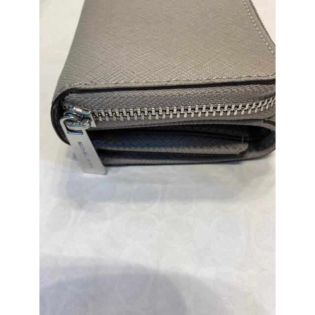 Michael Kors(マイケルコース)のマイケルコース折りたたみ財布　グレー レディースのファッション小物(財布)の商品写真