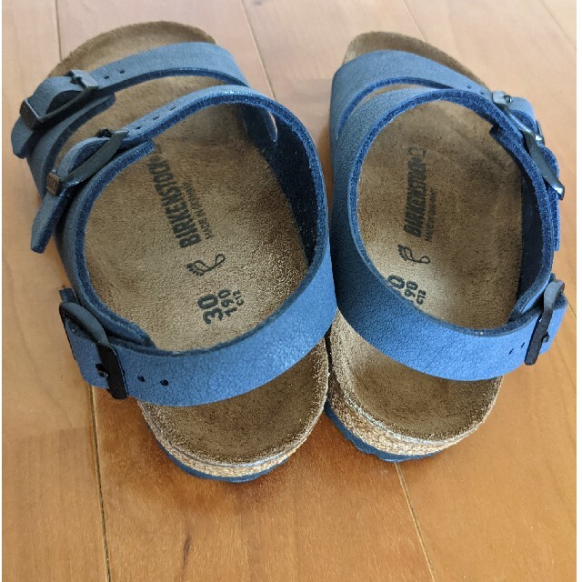 BIRKENSTOCK(ビルケンシュトック)のほぼ未使用　ビルケンシュトック　サンダル　キッズ　19cm キッズ/ベビー/マタニティのキッズ靴/シューズ(15cm~)(サンダル)の商品写真