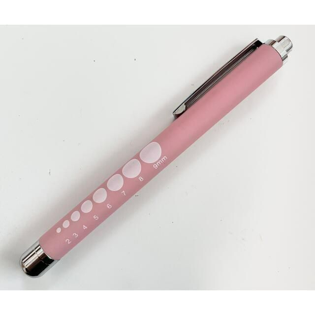 即日発送】パステルピンク LED ペンライト ラバー調 看護師 ナース 医療用の通販 by ss 医療用 ペンライト LED ピンク ラバー調 看護師 ナース 医療 142