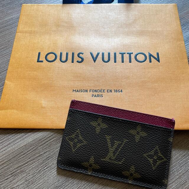 LOUIS VUITTON(ルイヴィトン)のルイヴィトン　カードケース　ショッパー付き❣️ レディースのファッション小物(名刺入れ/定期入れ)の商品写真