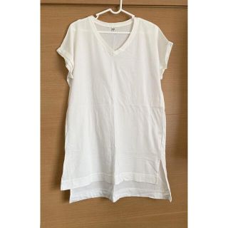 ユニクロ(UNIQLO)のユニクロ　Ｖネック　白Tシャツ(Tシャツ(半袖/袖なし))