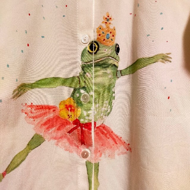 カエルのシャツ レディースのトップス(シャツ/ブラウス(長袖/七分))の商品写真
