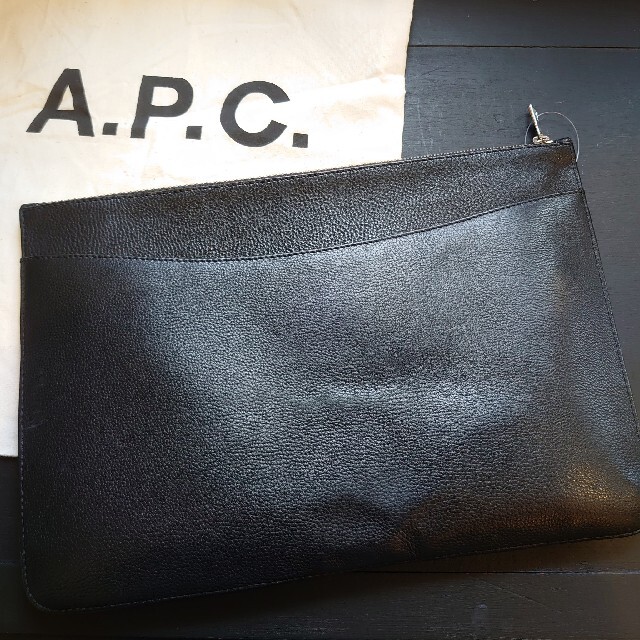 A.P.C(アーペーセー)のAPC アーペーセー レザークラッチバッグ 本革 メンズのバッグ(セカンドバッグ/クラッチバッグ)の商品写真
