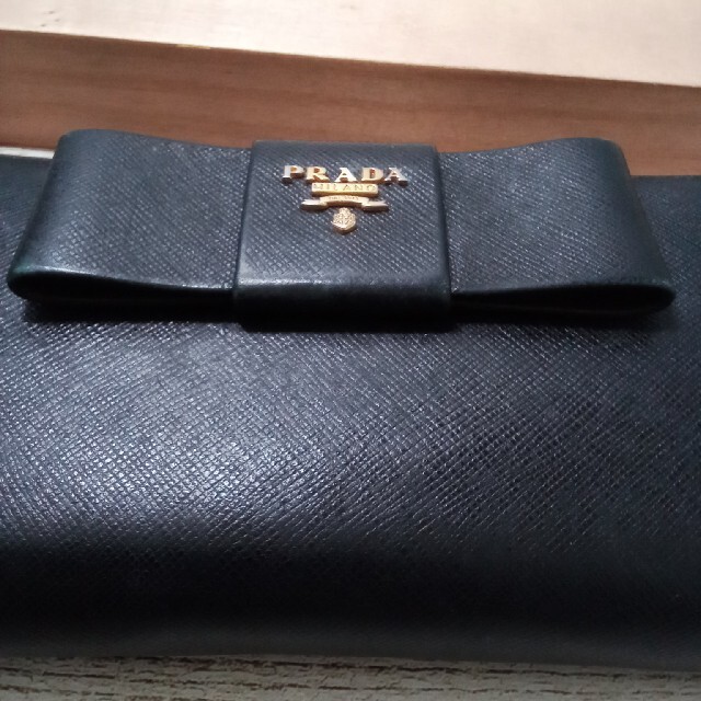 PRADA(プラダ)のPRADA　サフィアーノ　ブラック レディースのファッション小物(財布)の商品写真
